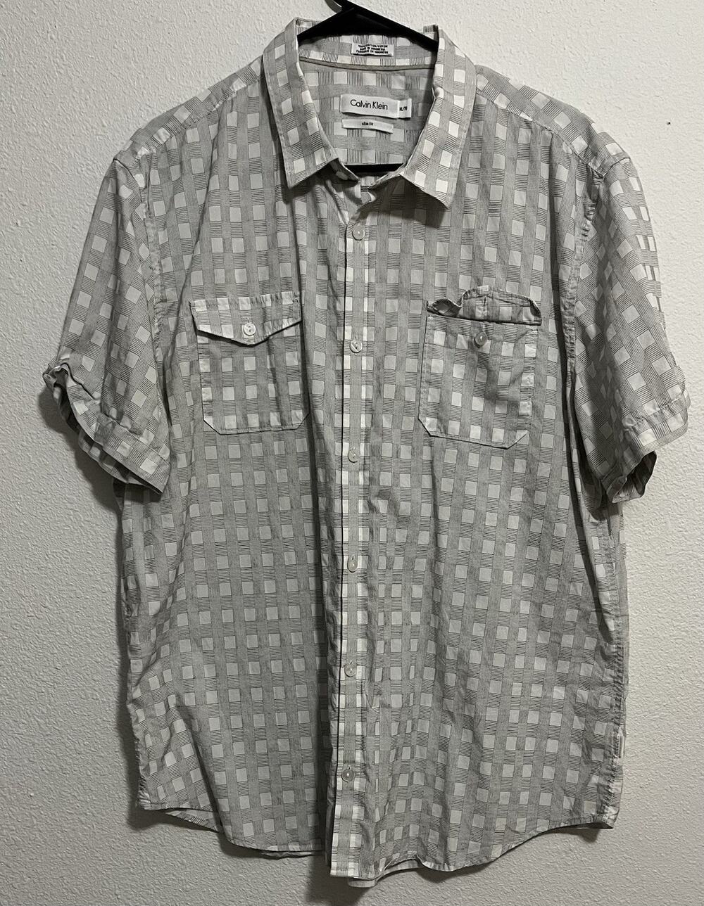 Calvin Klein Men's Slim Fit Gray/White Geometric Short Sleeve Button-Up XL